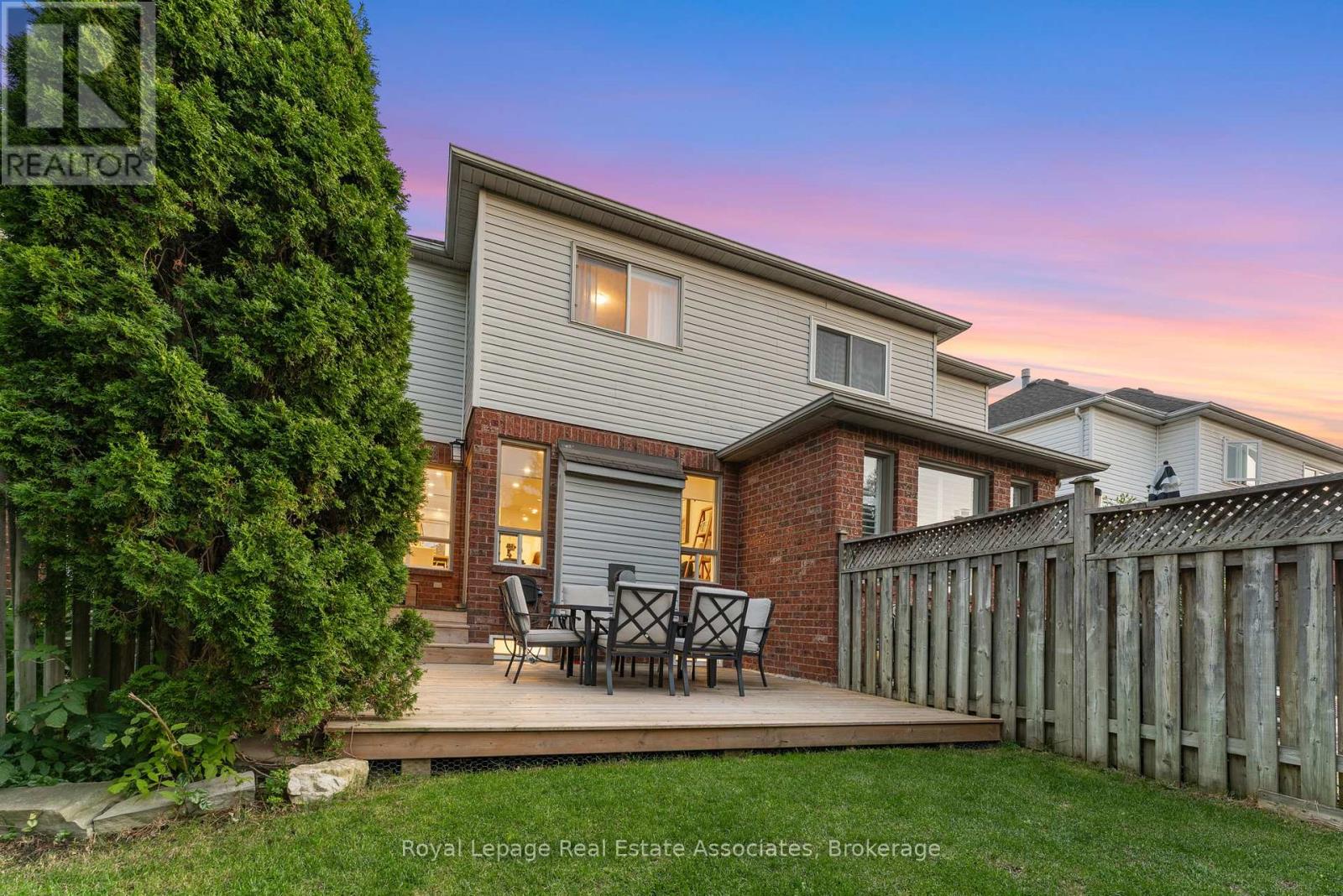 18 Emslie Street, Halton Hills, Ontario  L7G 5V8 - Photo 43 - W12389668