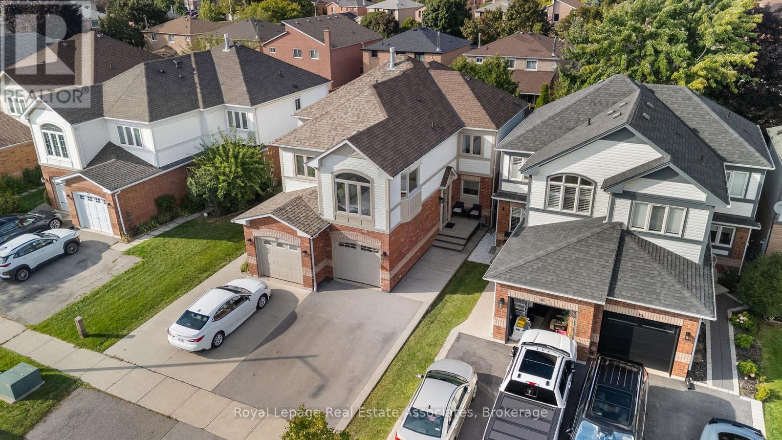18 Emslie Street, Halton Hills, Ontario  L7G 5V8 - Photo 45 - W12389668