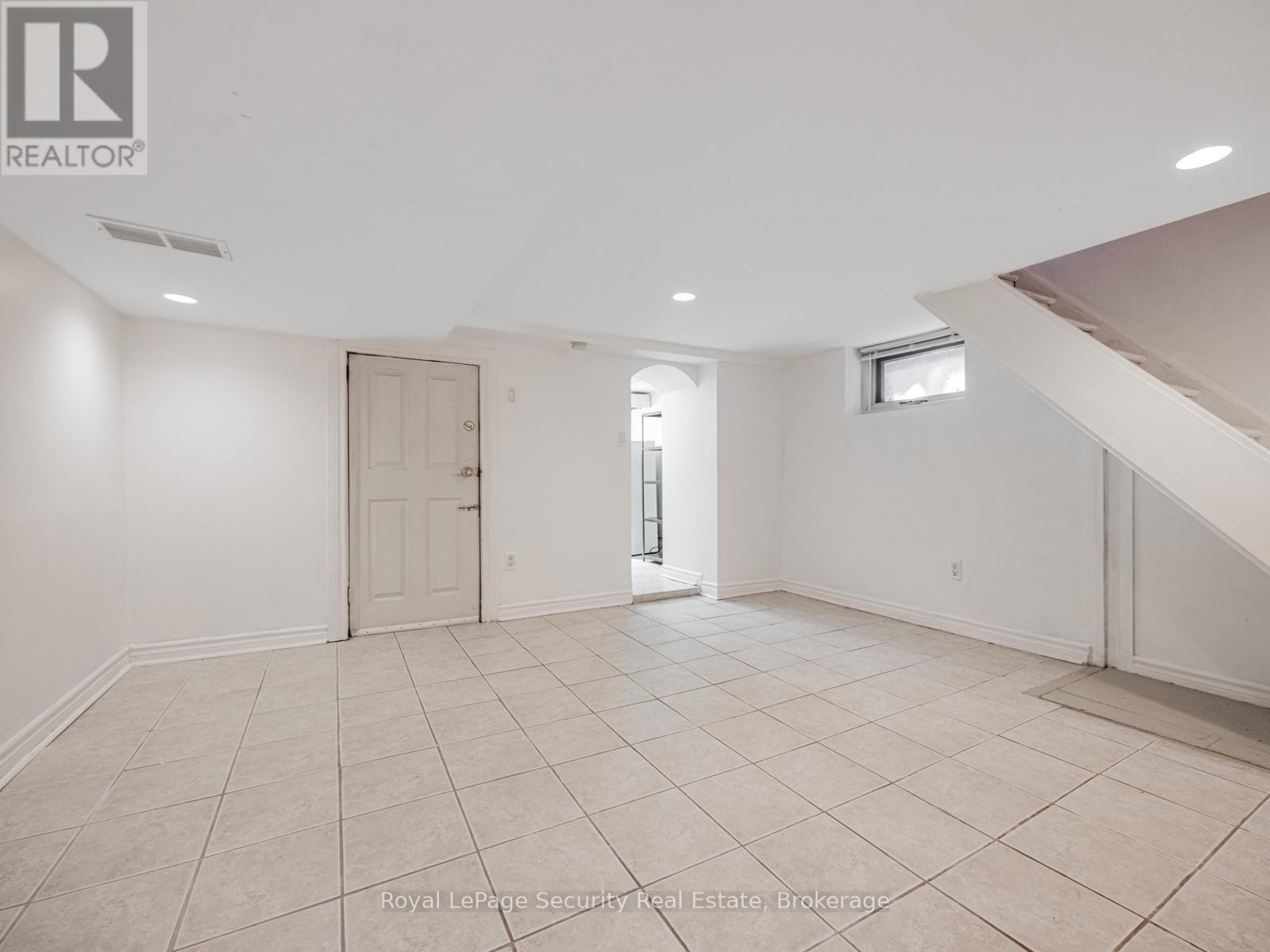 147 Hope Street, Toronto (Corso Italia-Davenport), Ontario  M6E 1K4 - Photo 18 - W12389673