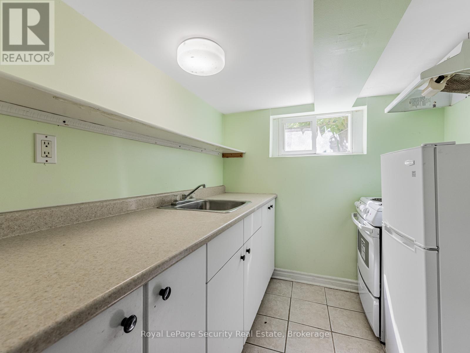 147 Hope Street, Toronto (Corso Italia-Davenport), Ontario  M6E 1K4 - Photo 20 - W12389673