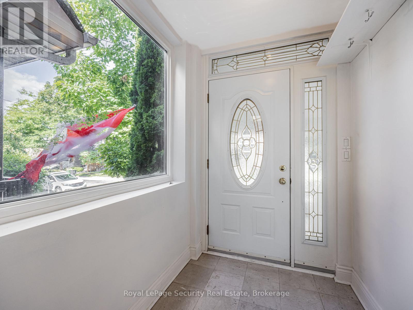 147 Hope Street, Toronto (Corso Italia-Davenport), Ontario  M6E 1K4 - Photo 21 - W12389673