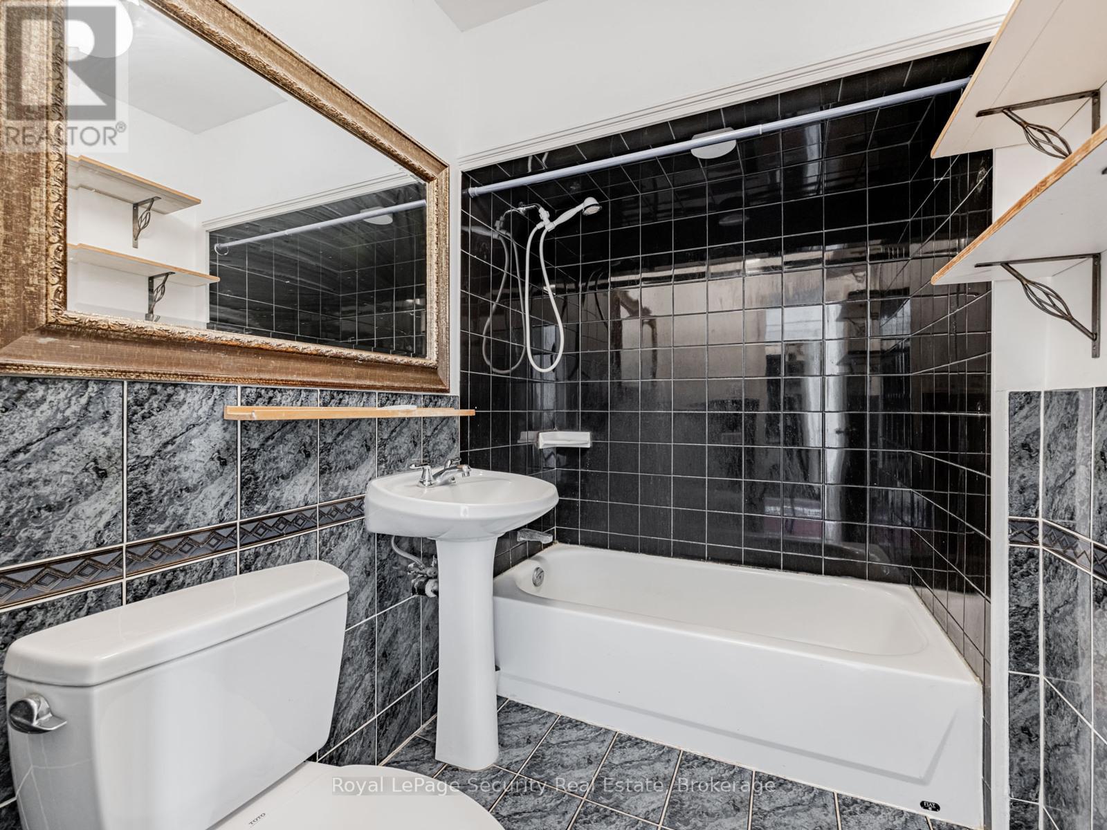 147 Hope Street, Toronto (Corso Italia-Davenport), Ontario  M6E 1K4 - Photo 25 - W12389673