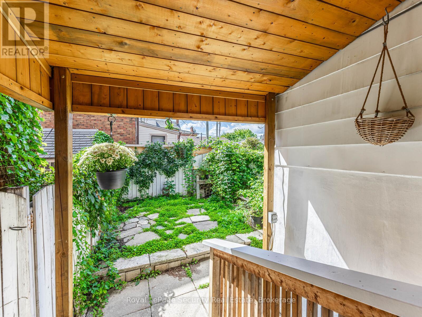 147 Hope Street, Toronto (Corso Italia-Davenport), Ontario  M6E 1K4 - Photo 30 - W12389673