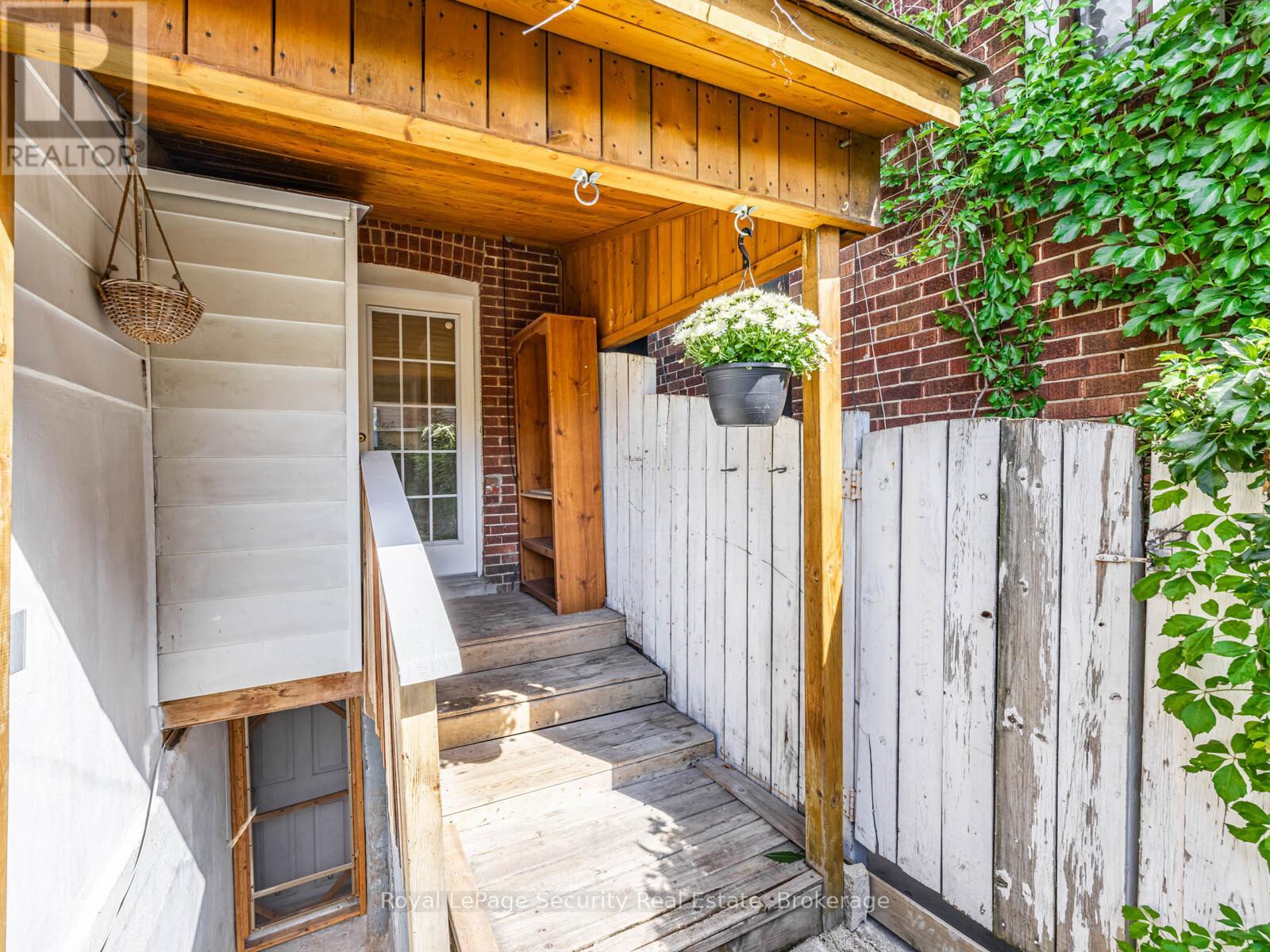 147 Hope Street, Toronto (Corso Italia-Davenport), Ontario  M6E 1K4 - Photo 31 - W12389673