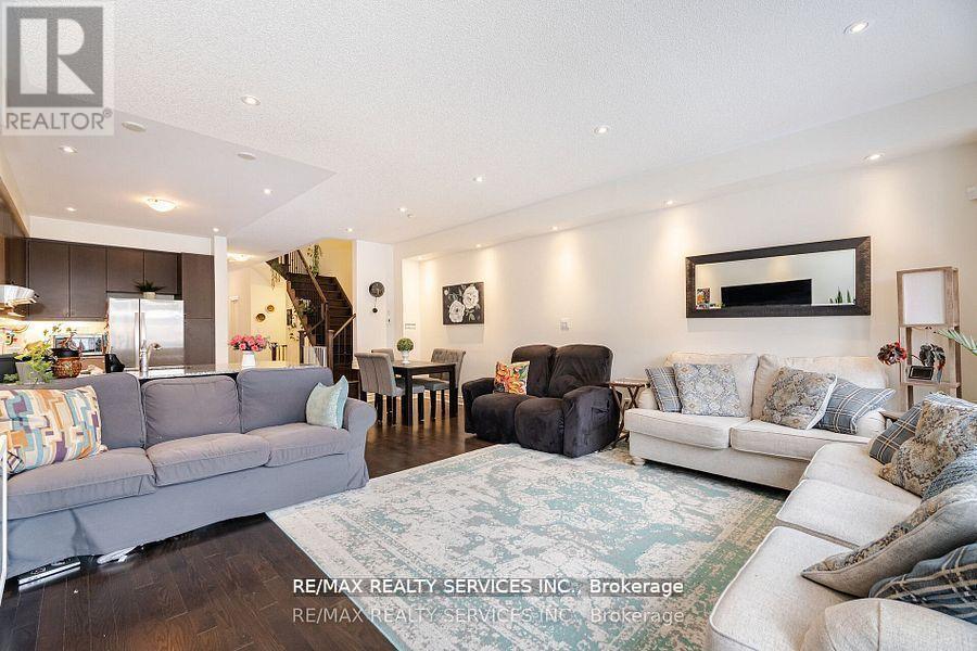 7 Lady Evelyn Crescent, Brampton (Bram West), Ontario  L6Y 6C7 - Photo 12 - W12389697
