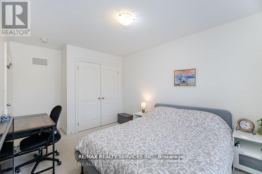 7 Lady Evelyn Crescent, Brampton (Bram West), Ontario  L6Y 6C7 - Photo 23 - W12389697