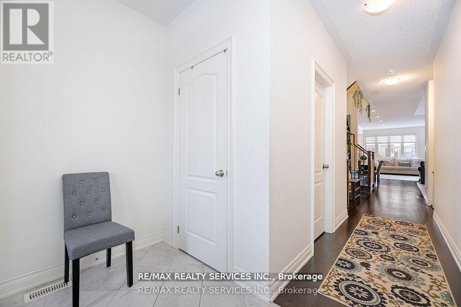 7 Lady Evelyn Crescent, Brampton (Bram West), Ontario  L6Y 6C7 - Photo 3 - W12389697