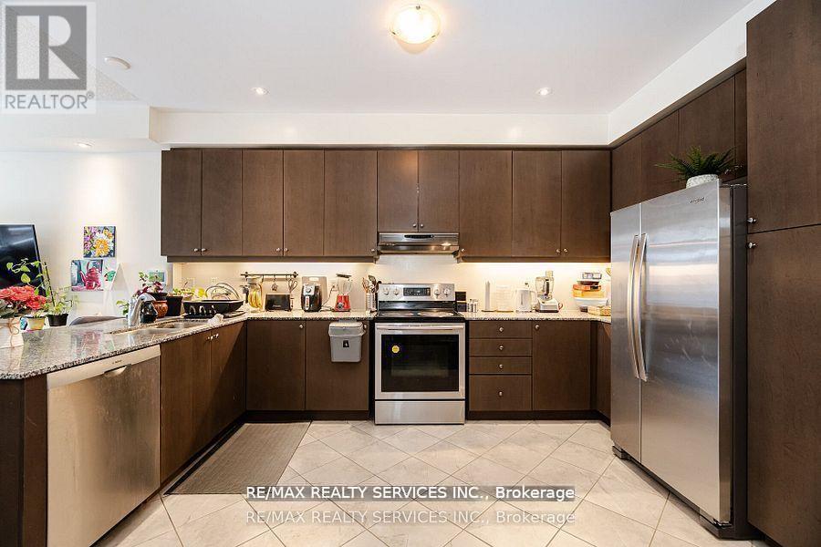 7 Lady Evelyn Crescent, Brampton (Bram West), Ontario  L6Y 6C7 - Photo 5 - W12389697