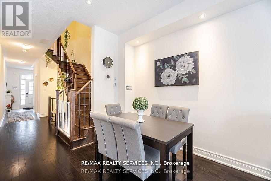 7 Lady Evelyn Crescent, Brampton (Bram West), Ontario  L6Y 6C7 - Photo 9 - W12389697