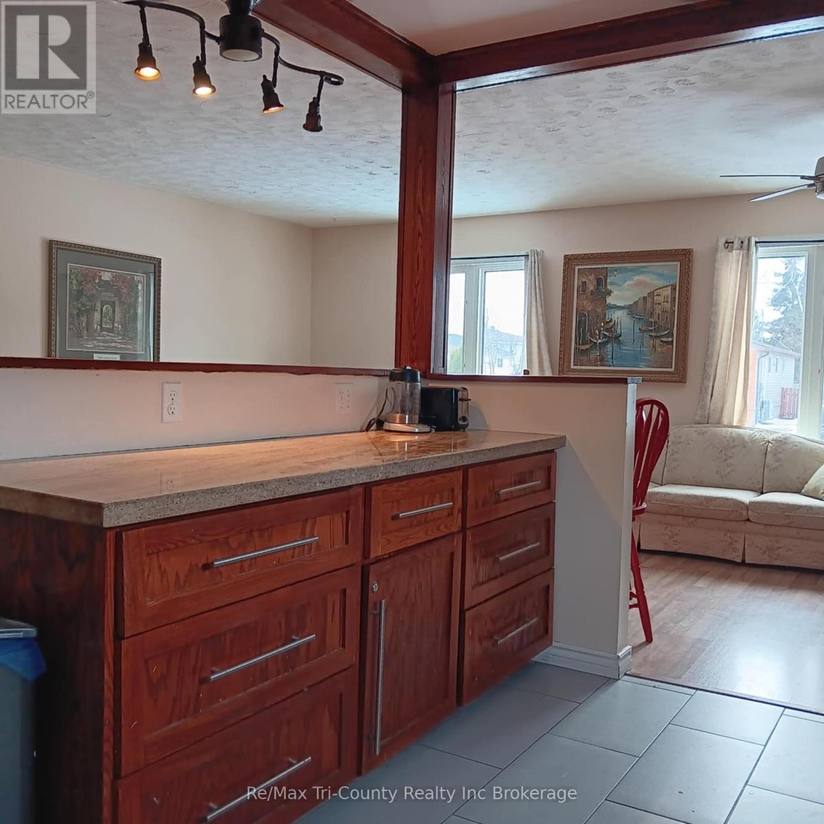19 Belleview Crescent, North Bay, Ontario  P1B 8V2 - Photo 5 - X12073015