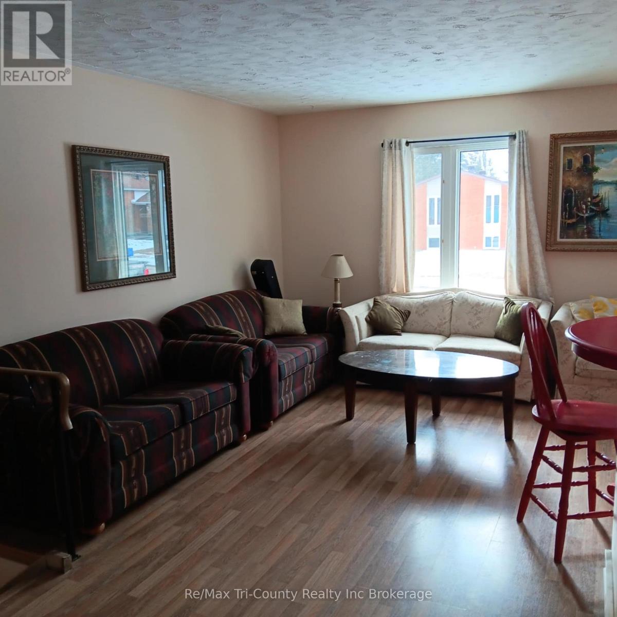 19 Belleview Crescent, North Bay, Ontario  P1B 8V2 - Photo 2 - X12073015