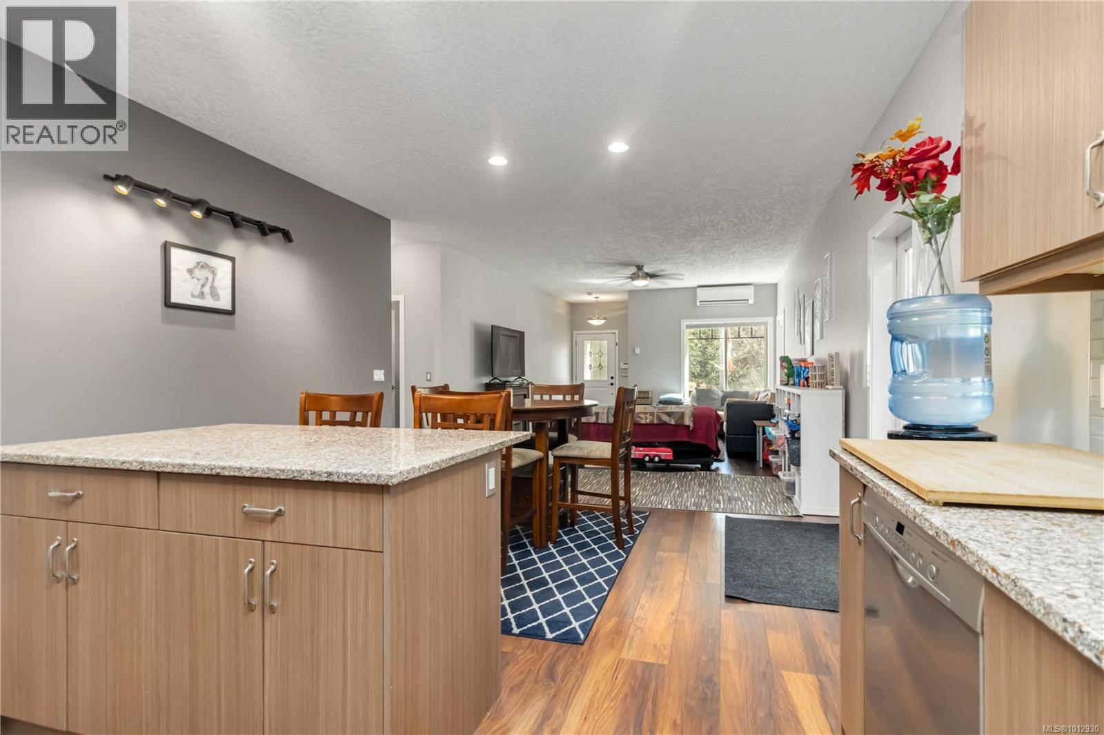 Property at 6994 Wright Rd image 3