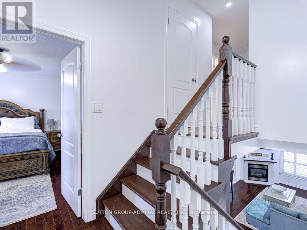 31 Palacebeach Trail, Hamilton, Ontario  L8E 0B9 - Photo 23 - X12389674