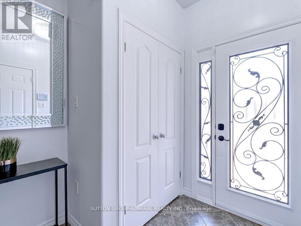 31 Palacebeach Trail, Hamilton, Ontario  L8E 0B9 - Photo 7 - X12389674