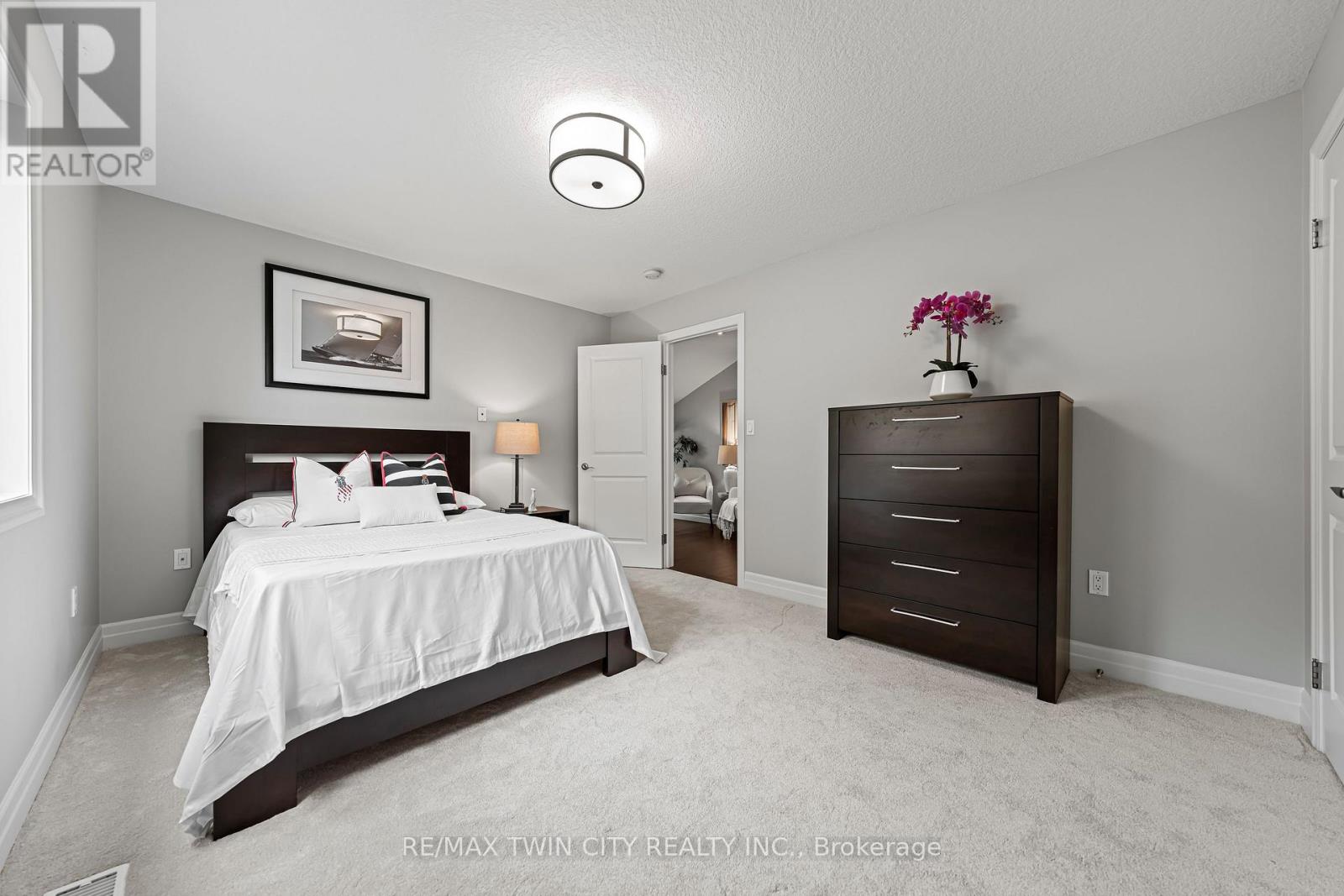 308 Deerfoot Trail, Waterloo, Ontario  N2K 0B3 - Photo 31 - X12389707
