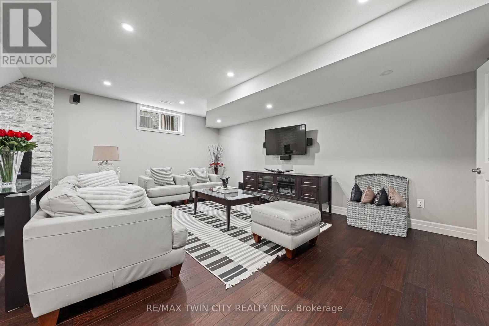 308 Deerfoot Trail, Waterloo, Ontario  N2K 0B3 - Photo 34 - X12389707