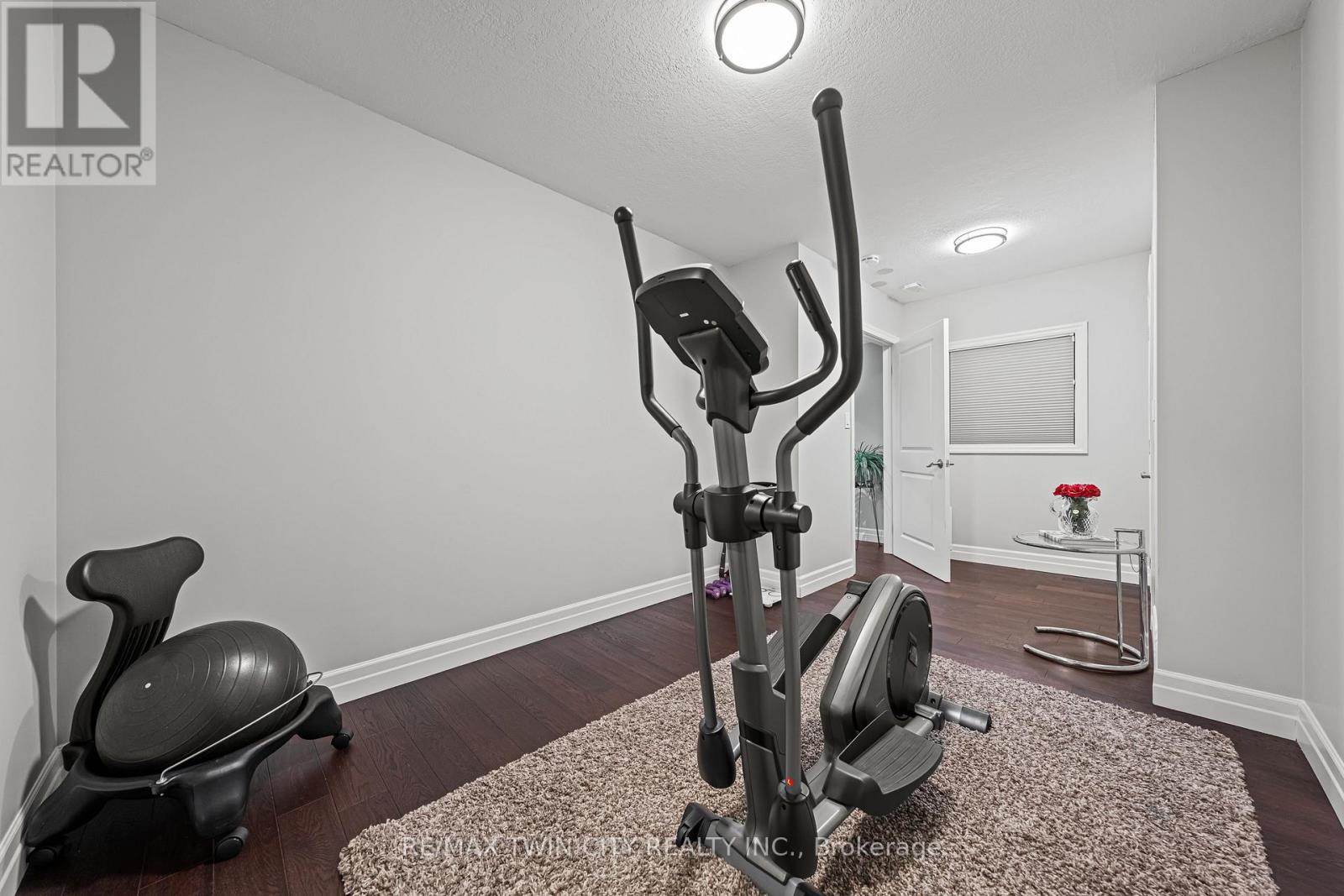 308 Deerfoot Trail, Waterloo, Ontario  N2K 0B3 - Photo 40 - X12389707