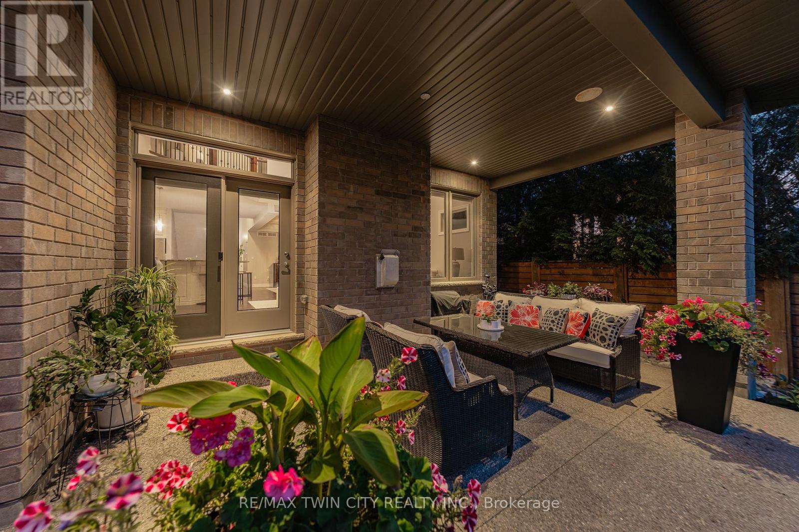 308 Deerfoot Trail, Waterloo, Ontario  N2K 0B3 - Photo 44 - X12389707