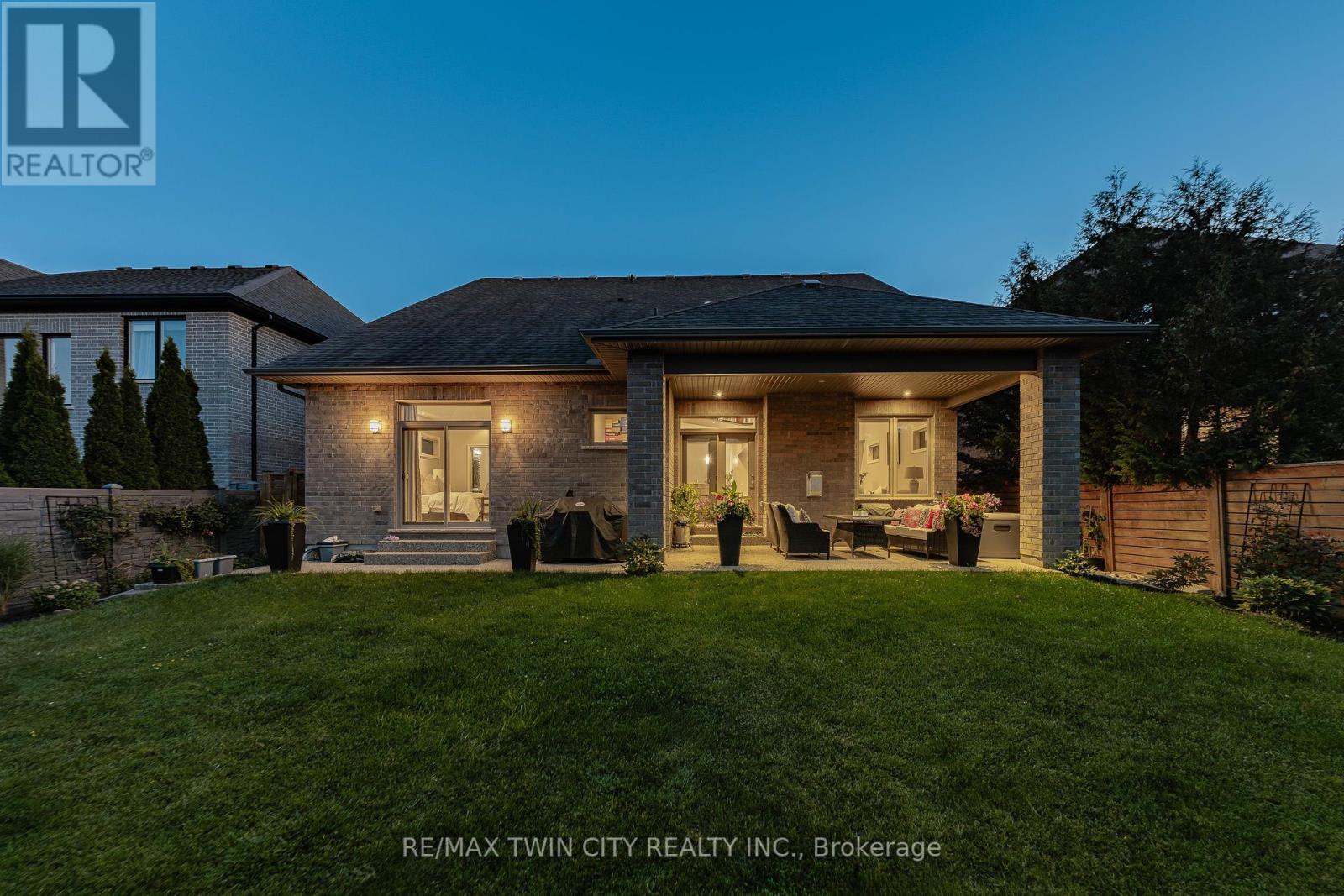 308 Deerfoot Trail, Waterloo, Ontario  N2K 0B3 - Photo 49 - X12389707