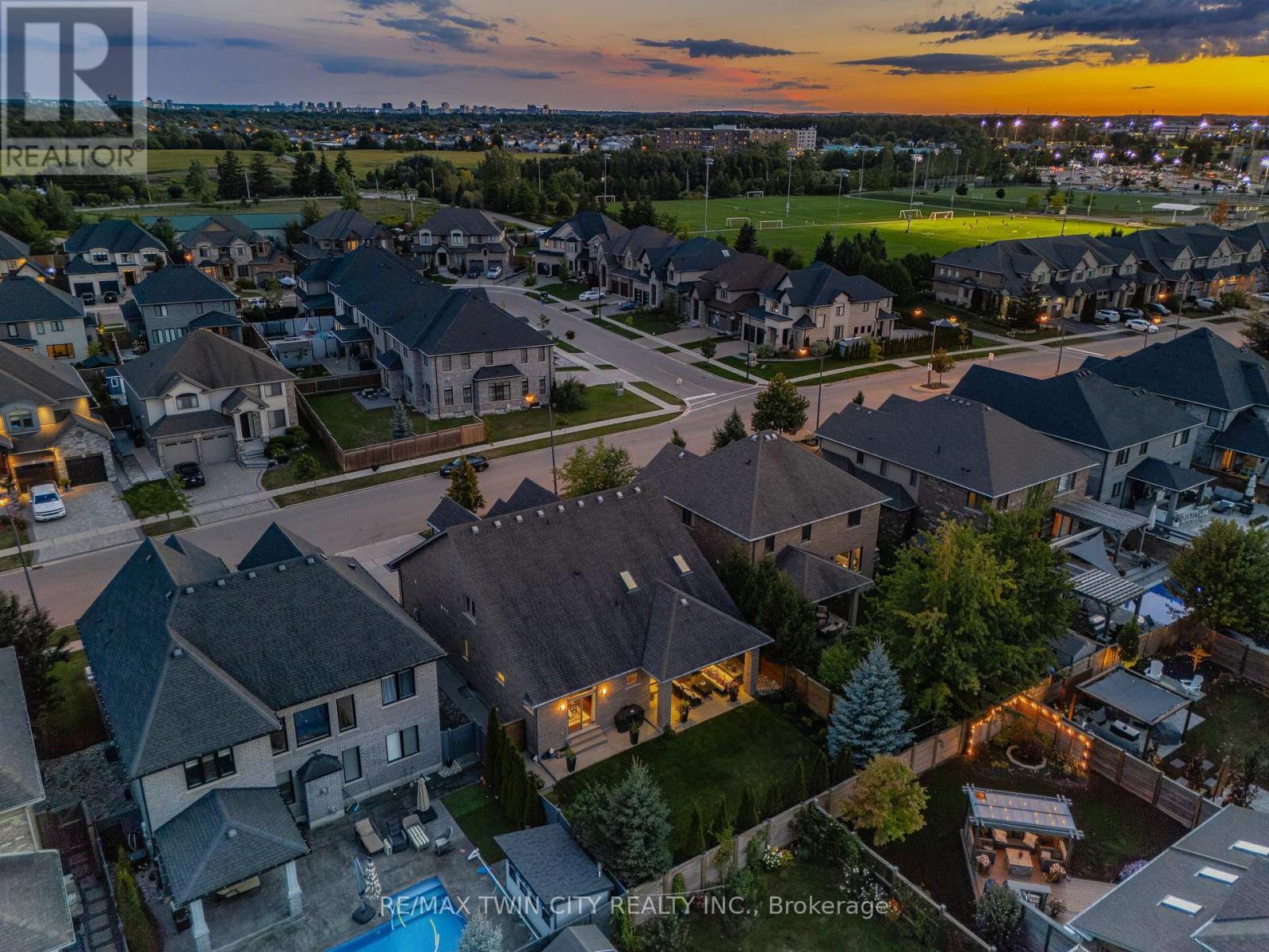 308 Deerfoot Trail, Waterloo, Ontario  N2K 0B3 - Photo 50 - X12389707