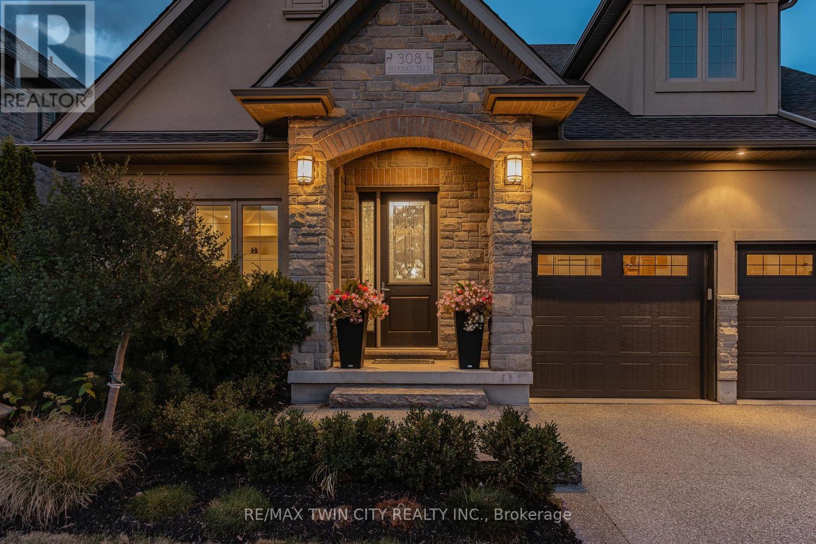 308 Deerfoot Trail, Waterloo, Ontario  N2K 0B3 - Photo 6 - X12389707