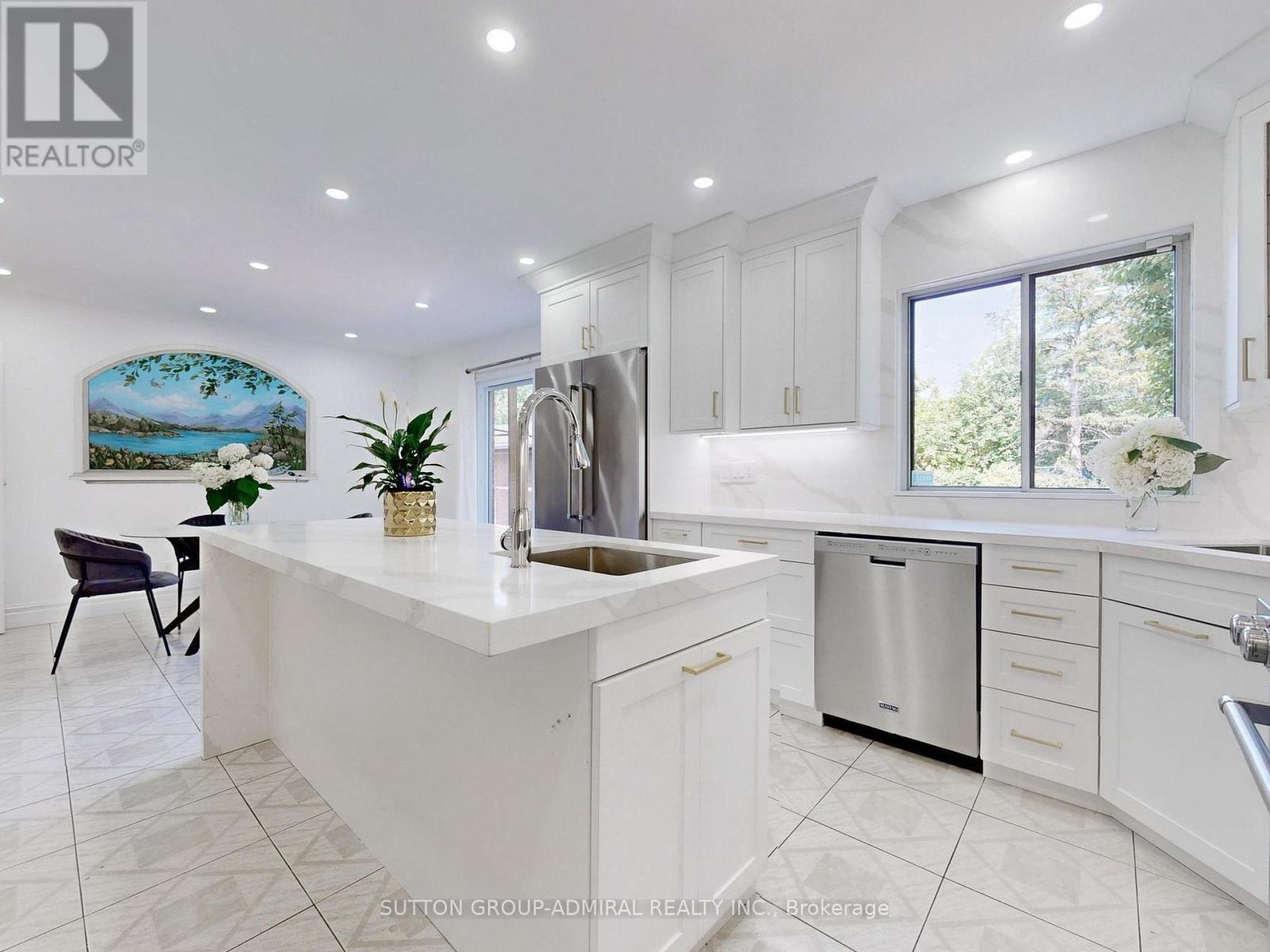 15 Gorman Park, Toronto (Clanton Park), Ontario  M3H 3K3 - Photo 10 - C12389727