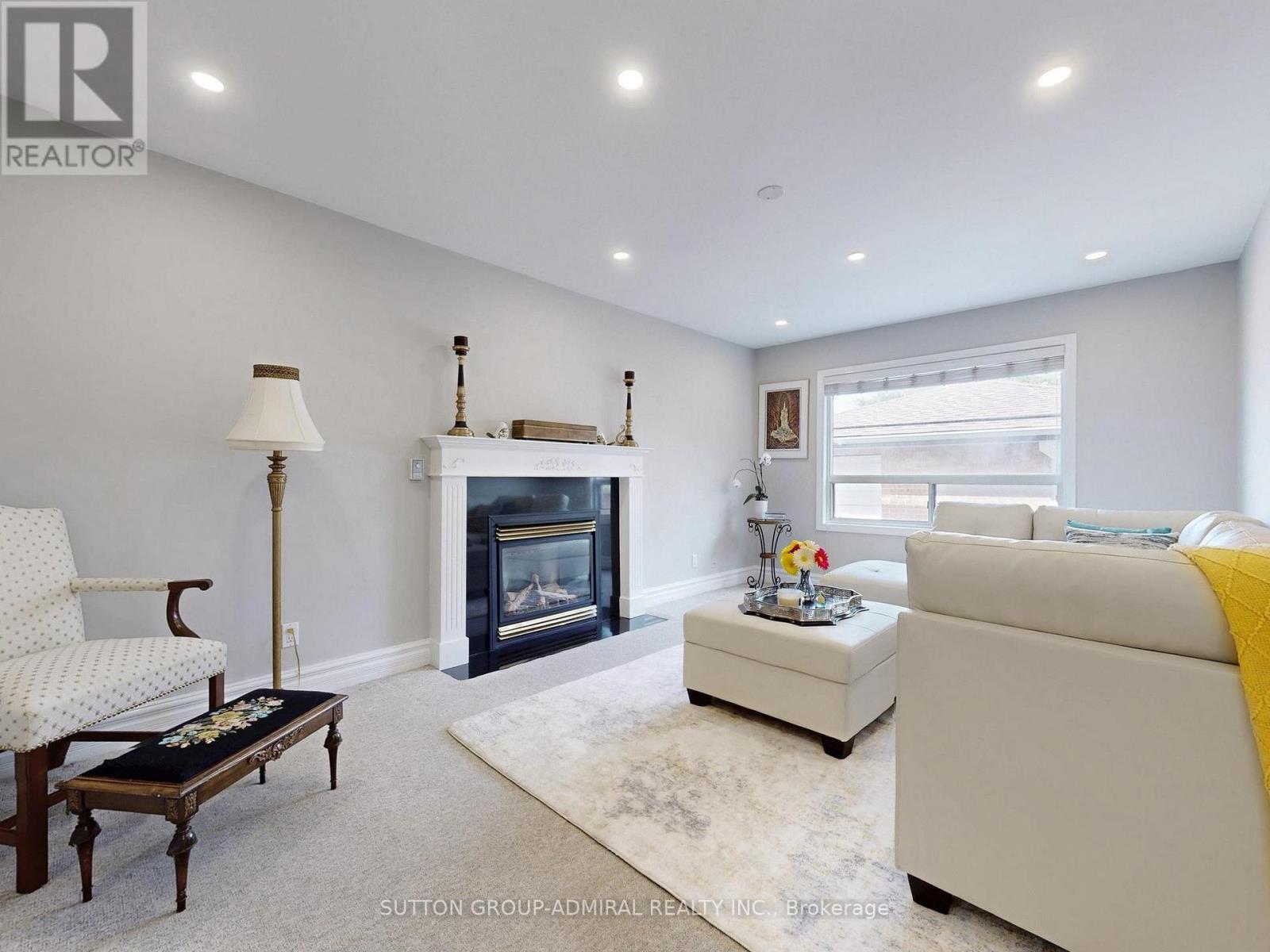15 Gorman Park, Toronto (Clanton Park), Ontario  M3H 3K3 - Photo 14 - C12389727