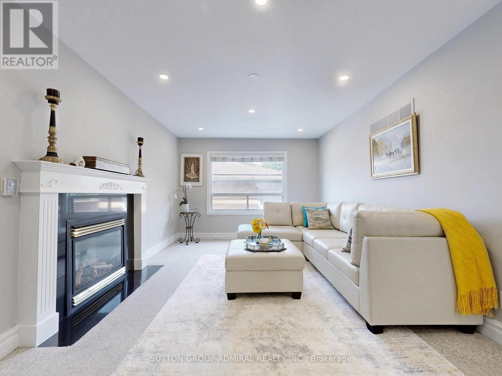 15 Gorman Park, Toronto (Clanton Park), Ontario  M3H 3K3 - Photo 15 - C12389727