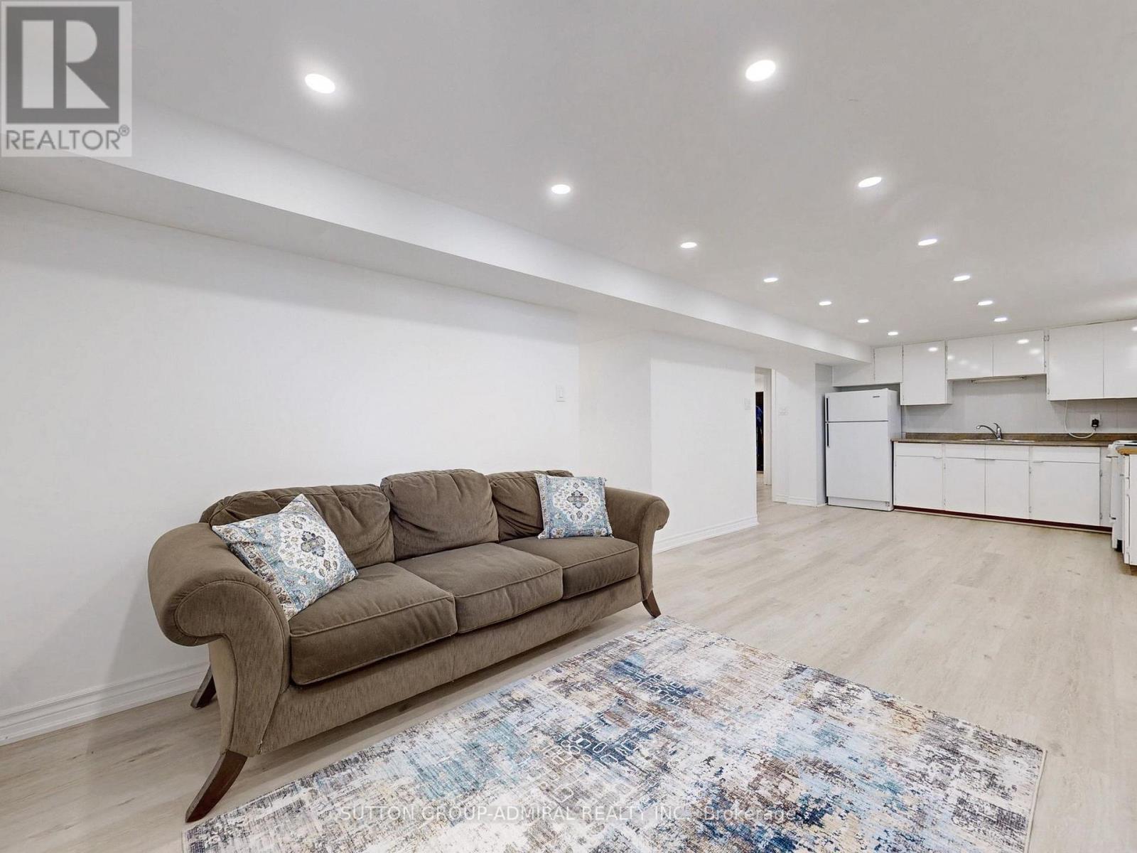 15 Gorman Park, Toronto (Clanton Park), Ontario  M3H 3K3 - Photo 35 - C12389727