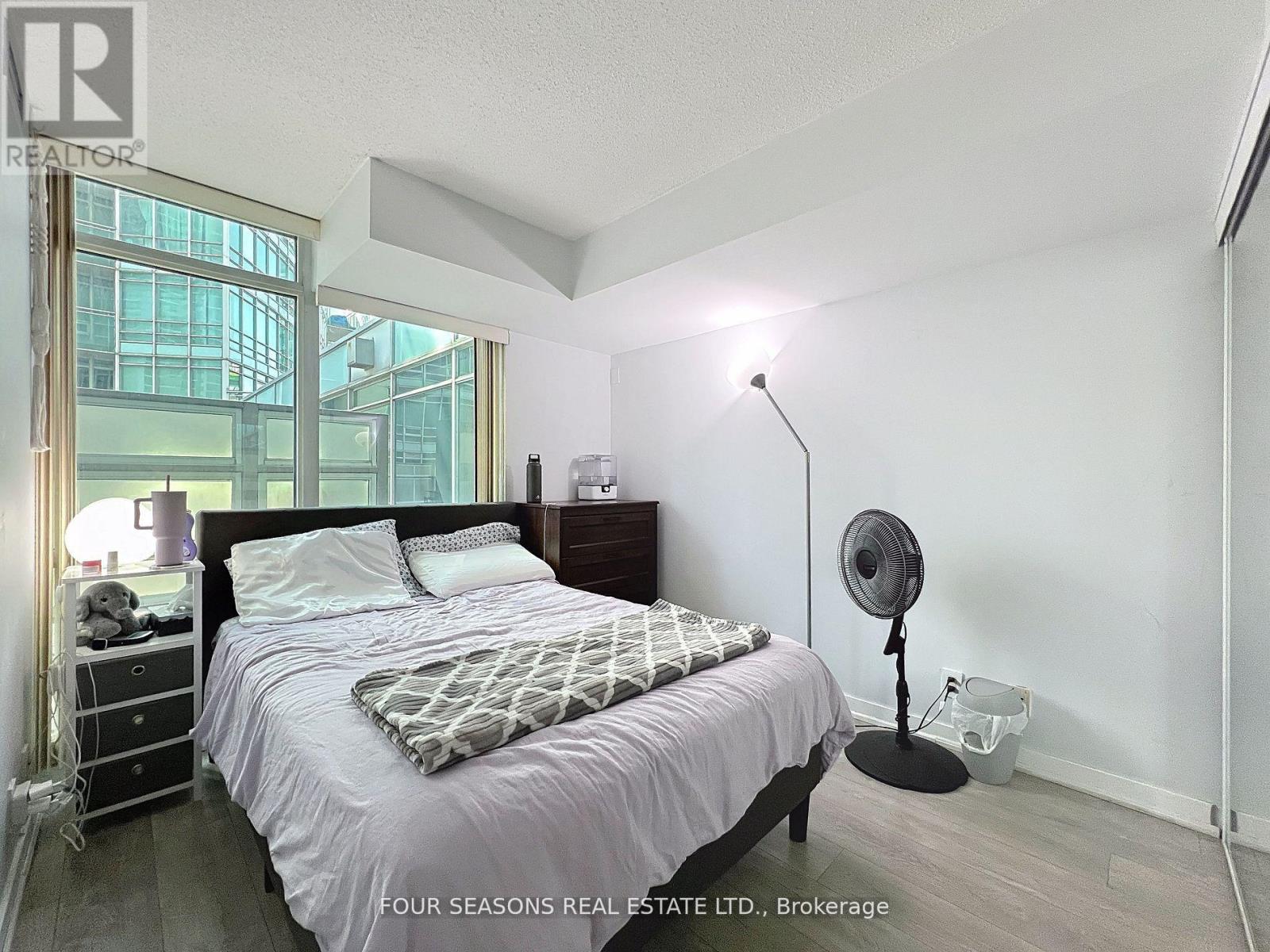 310 - 381 Front Street W, Toronto, Ontario  M5V 3R8 - Photo 10 - C12389728