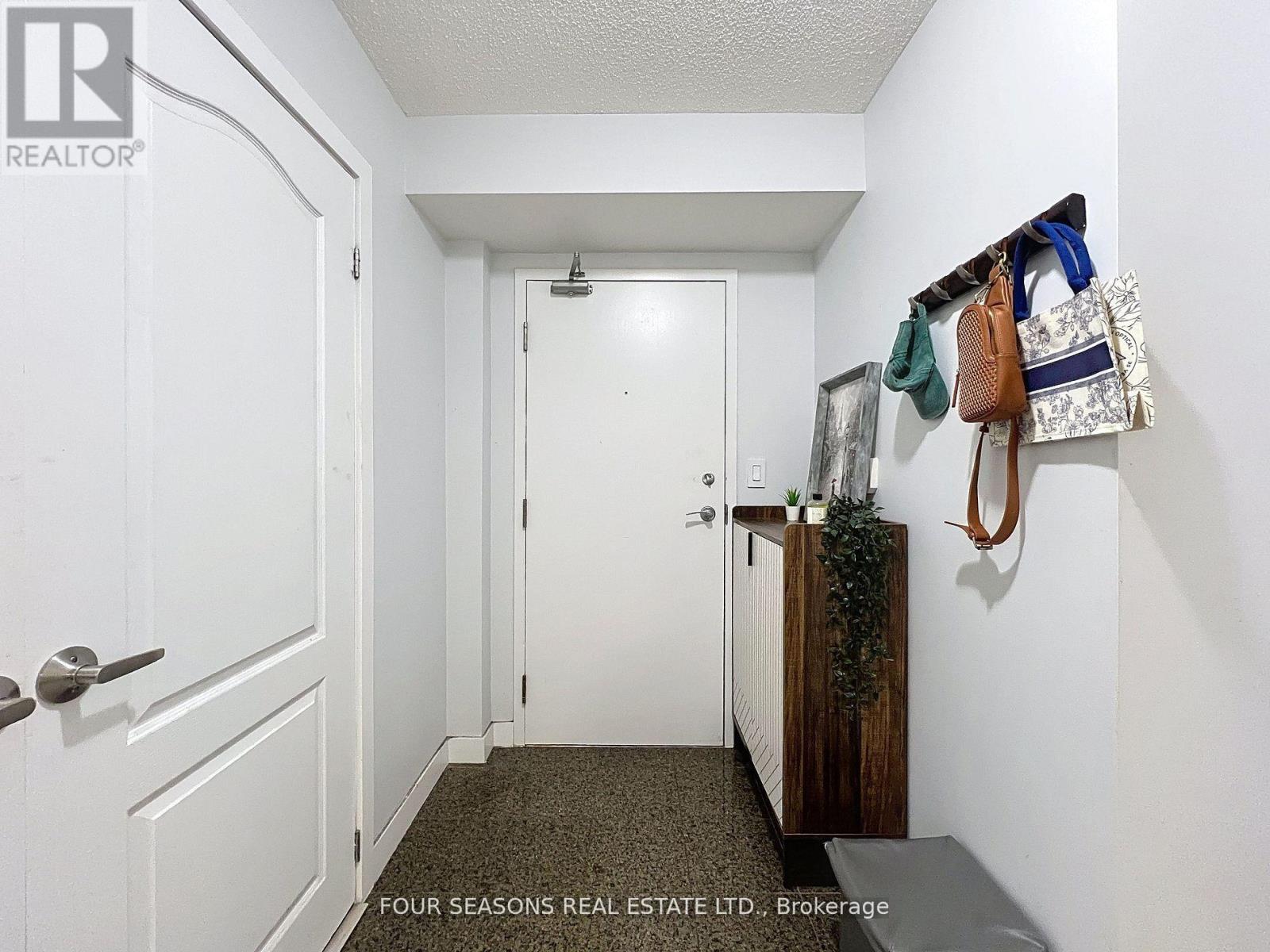 310 - 381 Front Street W, Toronto, Ontario  M5V 3R8 - Photo 17 - C12389728