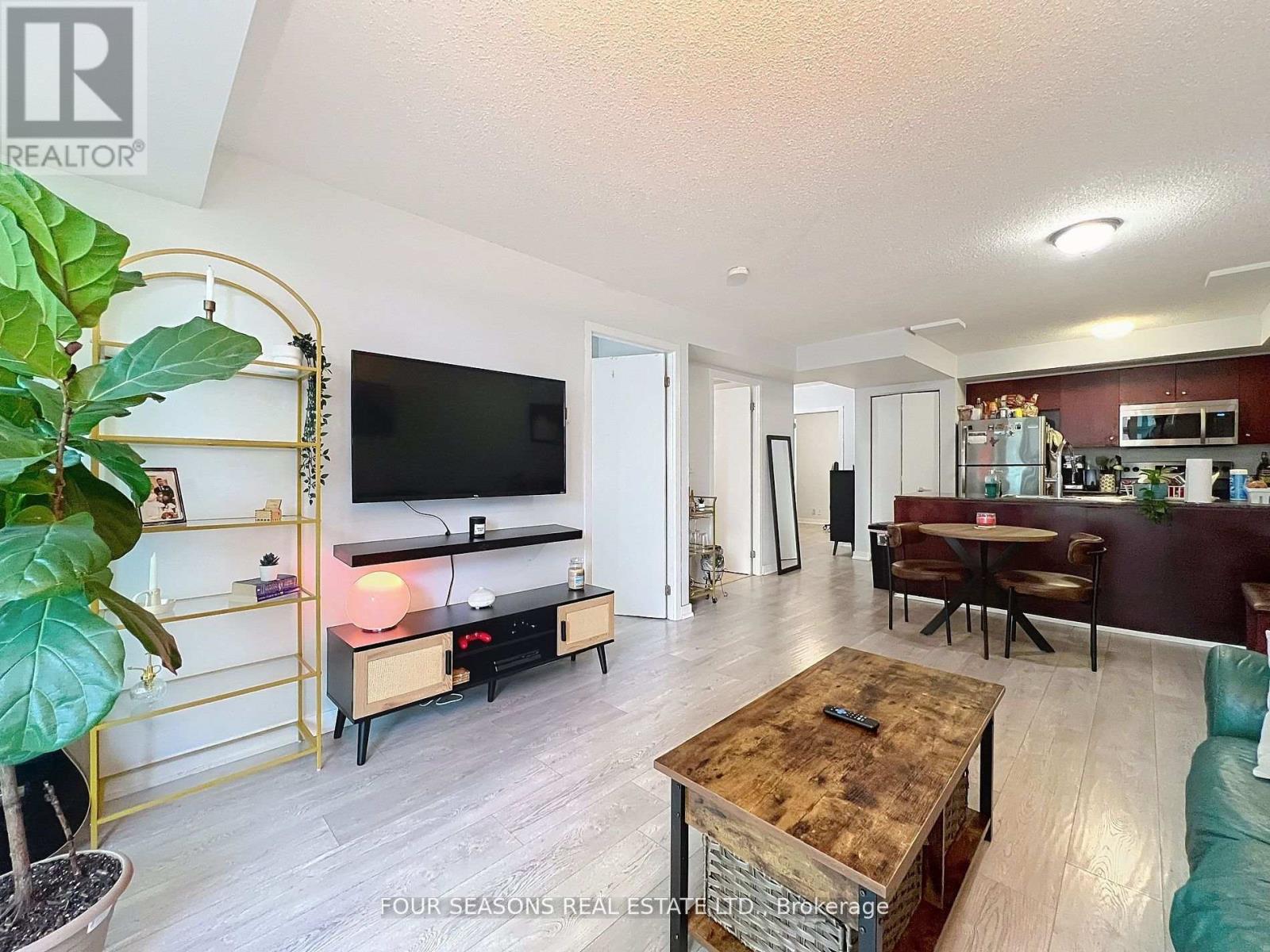 310 - 381 Front Street W, Toronto, Ontario  M5V 3R8 - Photo 2 - C12389728