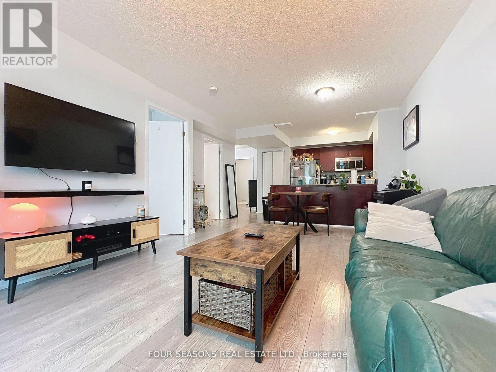 310 - 381 Front Street W, Toronto, Ontario  M5V 3R8 - Photo 4 - C12389728