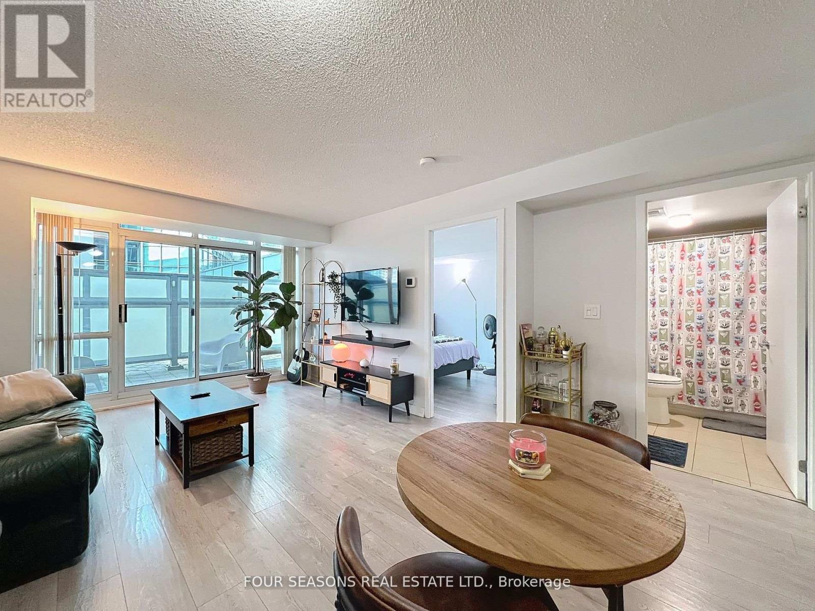 310 - 381 Front Street W, Toronto, Ontario  M5V 3R8 - Photo 5 - C12389728
