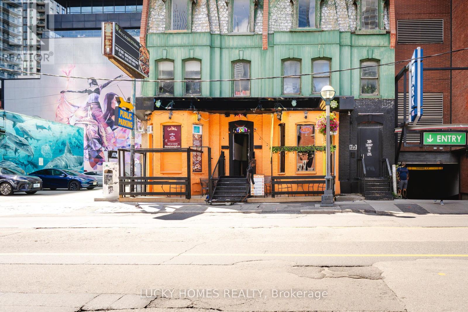 118 John Street, Toronto (Waterfront Communities), Ontario  M5V 2E3 - Photo 10 - C12389735