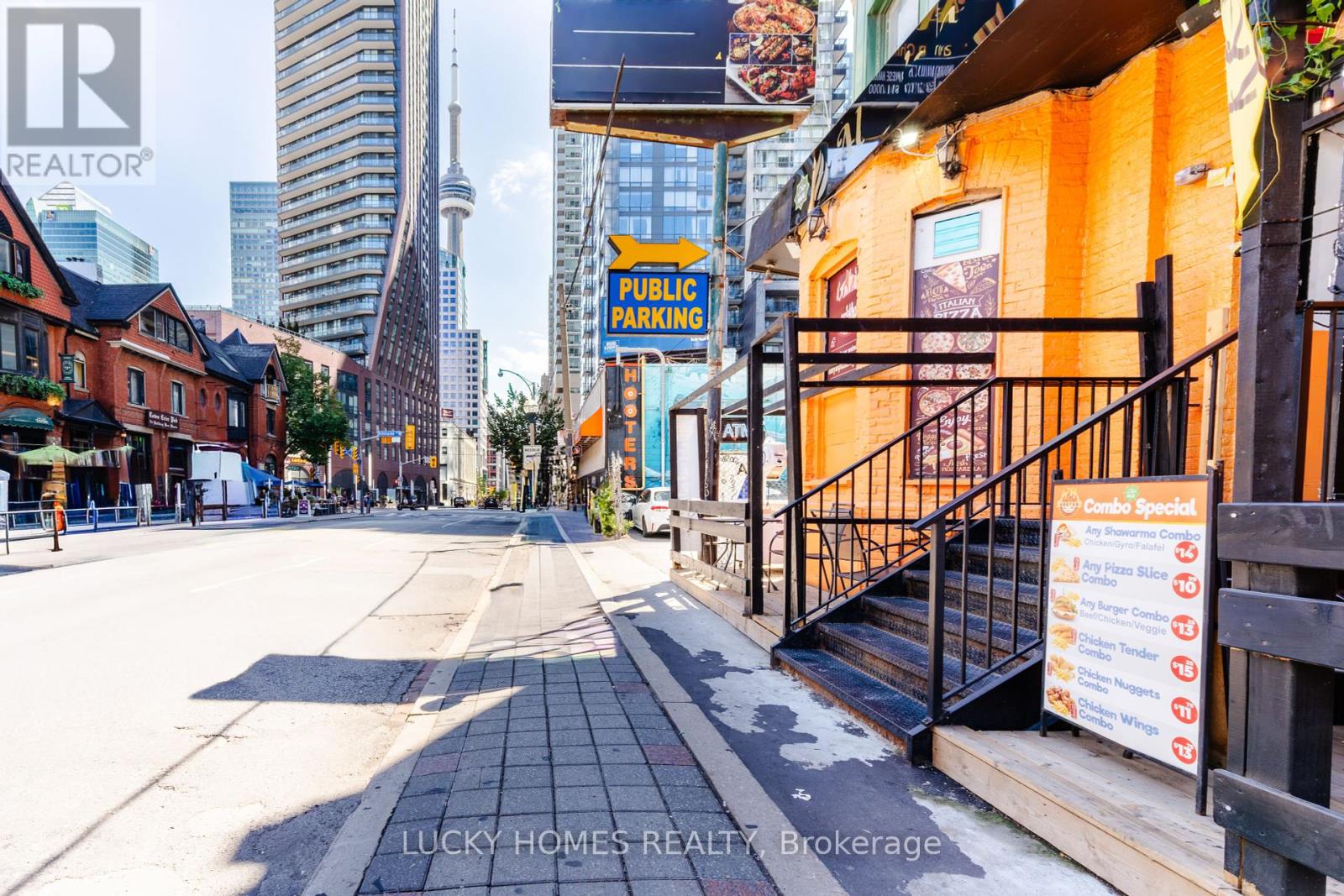 118 John Street, Toronto (Waterfront Communities), Ontario  M5V 2E3 - Photo 2 - C12389735