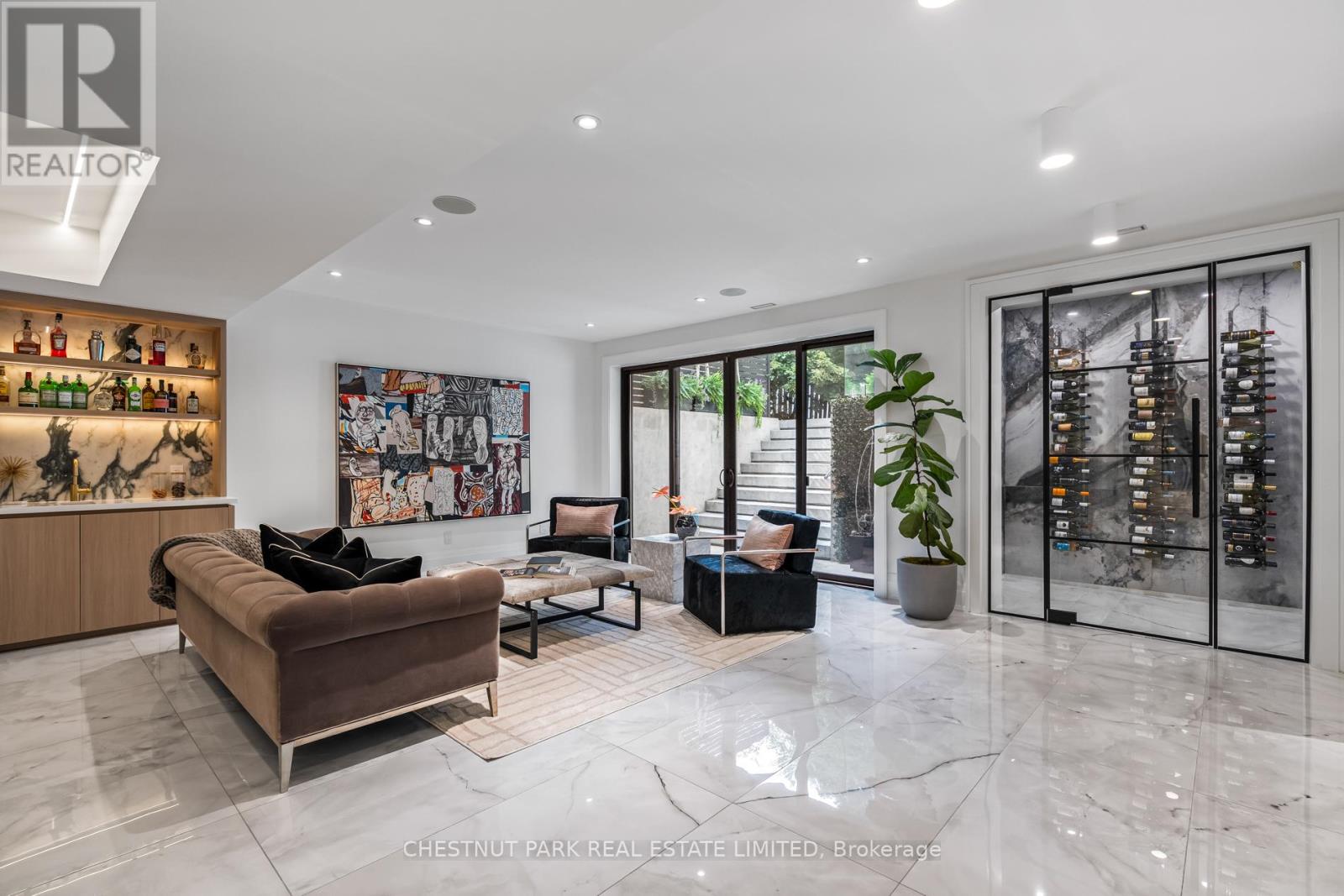80 Lynwood Avenue, Toronto, Ontario  M4V 1K4 - Photo 35 - C12389813