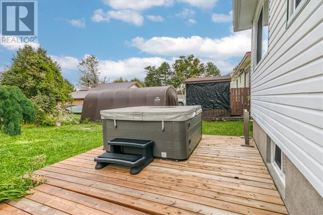 57 Pine Street, Onaping, Ontario  P0M 2R0 - Photo 6 - 2124566