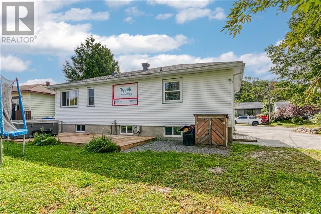 57 Pine Street, Onaping, Ontario  P0M 2R0 - Photo 7 - 2124566