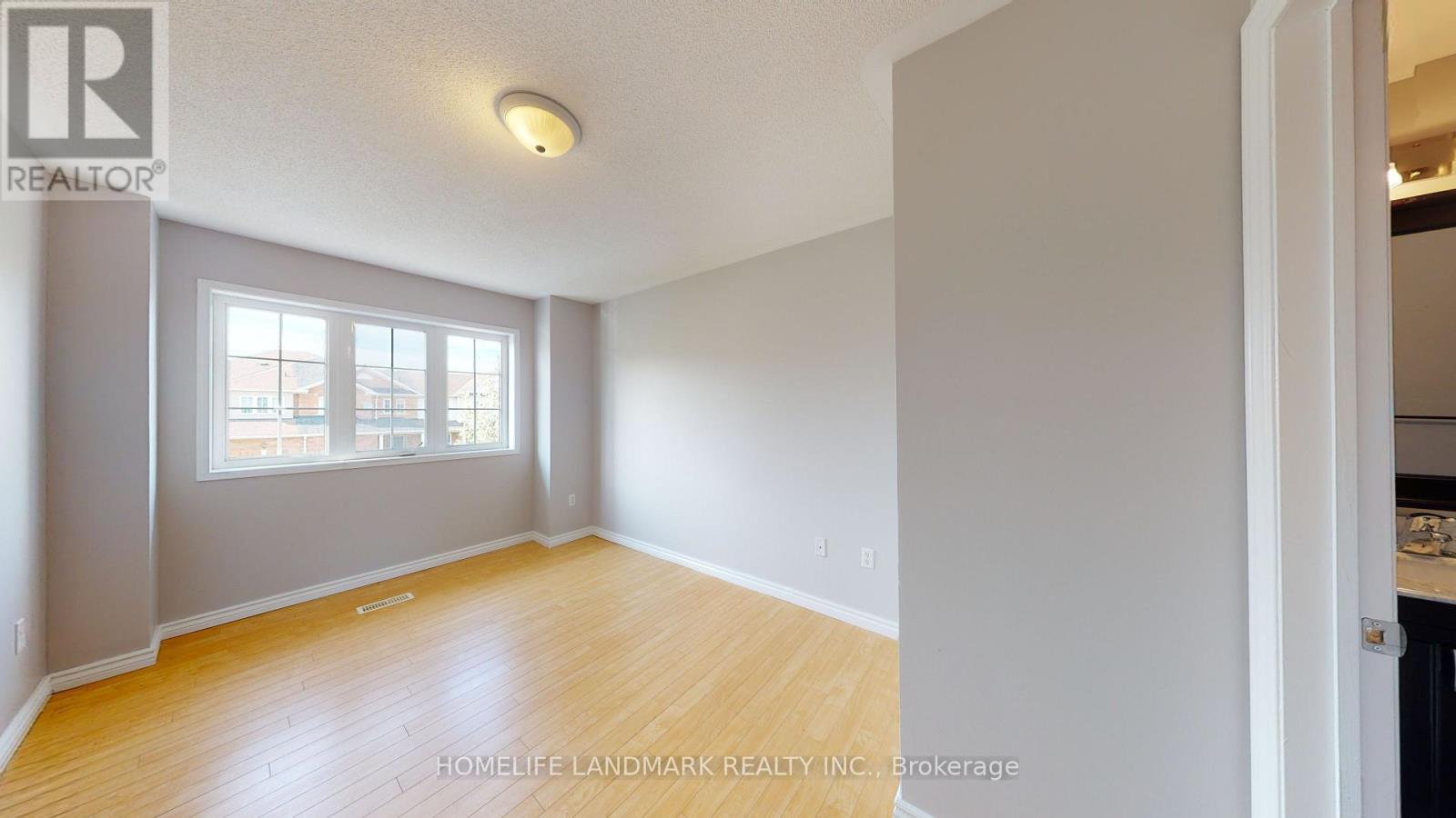 80 Presley Crescent, Whitby, Ontario  L1P 1T9 - Photo 3 - E12389751