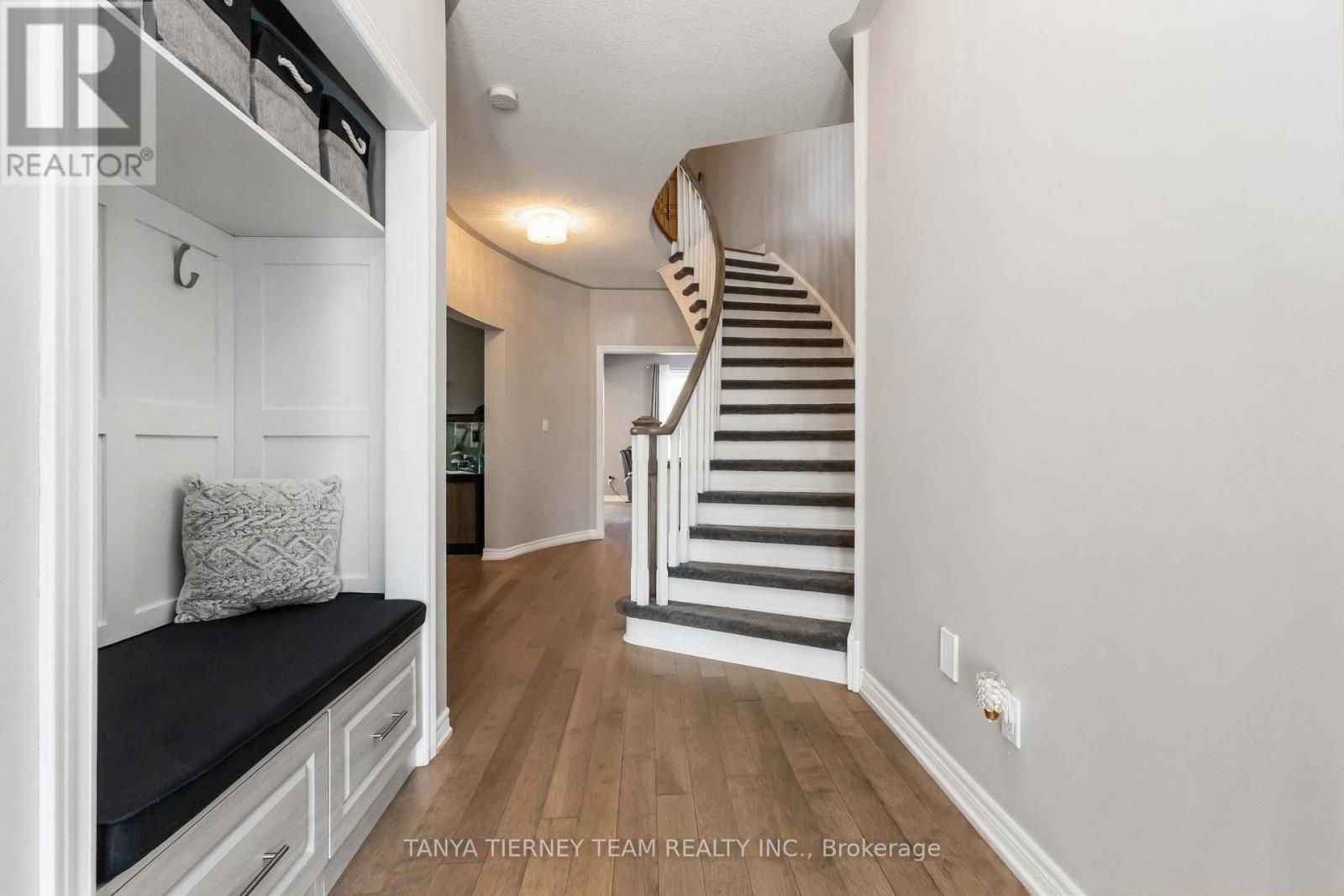 30 Holsted Road, Whitby (Brooklin), Ontario  L1M 2B9 - Photo 8 - E12389786