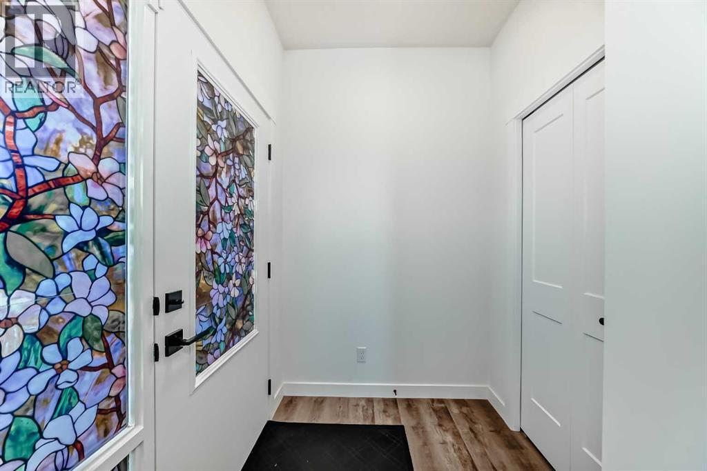 8 Silverton Glen Green Sw, Calgary, Alberta  T2X 5B8 - Photo 4 - A2253557