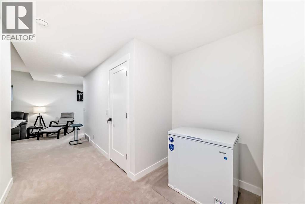 8 Silverton Glen Green Sw, Calgary, Alberta  T2X 5B8 - Photo 37 - A2253557