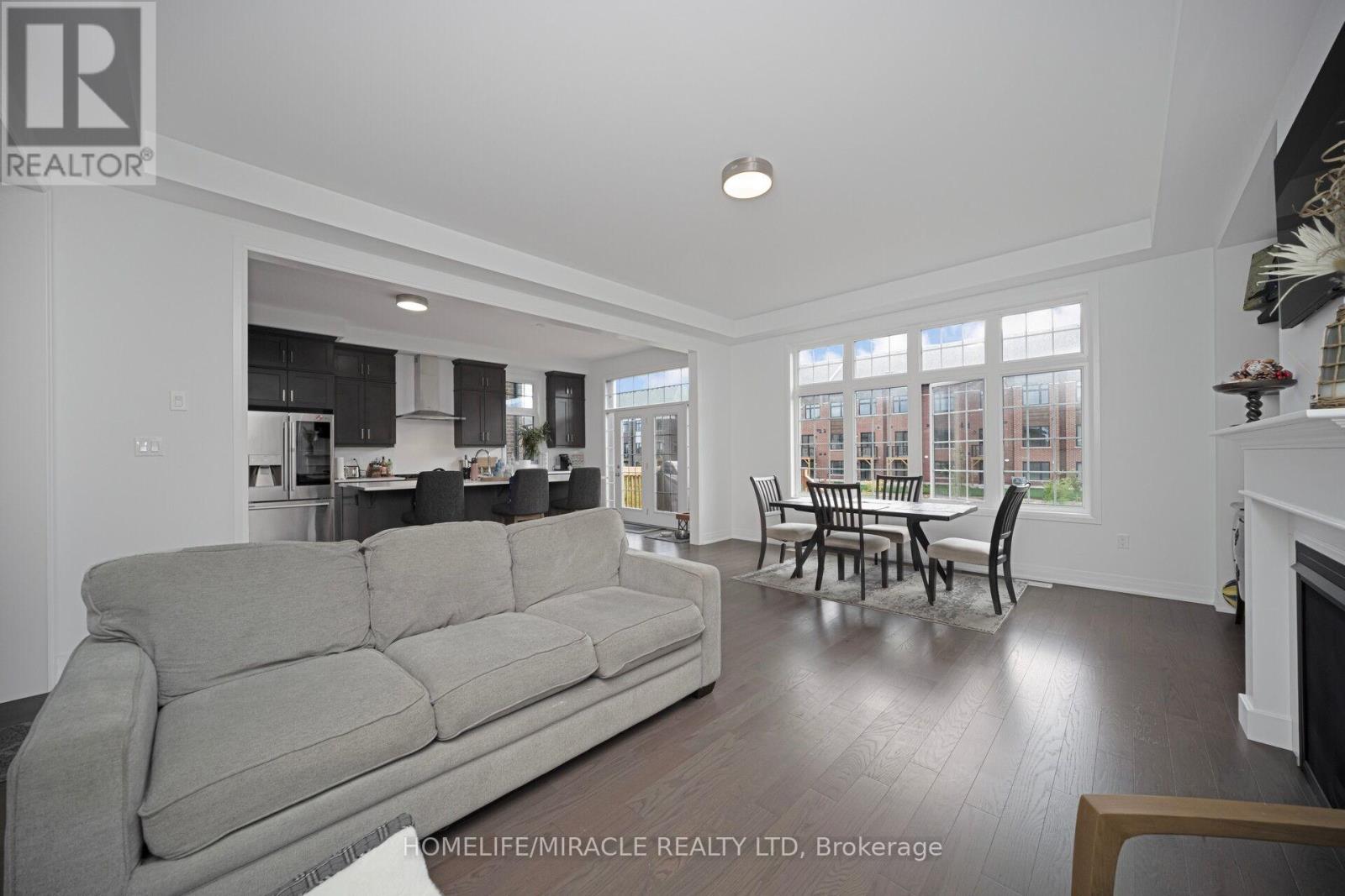 1348 Aymond Crescent, Oakville, Ontario  L6H 7G1 - Photo 15 - W12382509