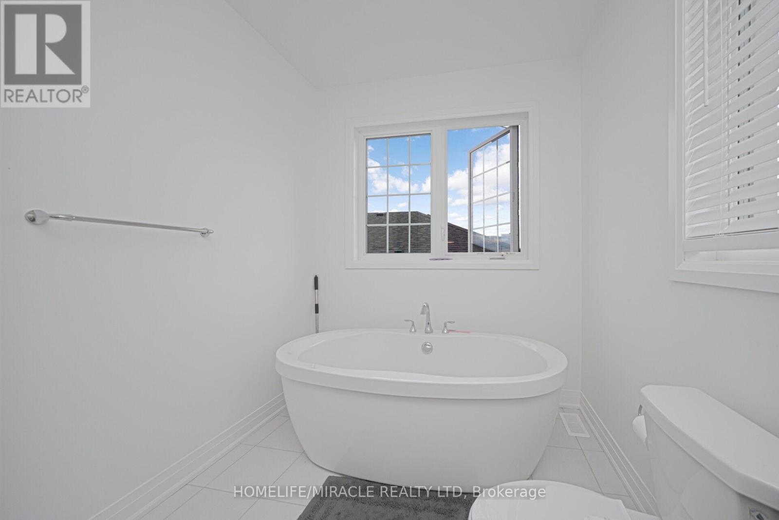 1348 Aymond Crescent, Oakville, Ontario  L6H 7G1 - Photo 36 - W12382509