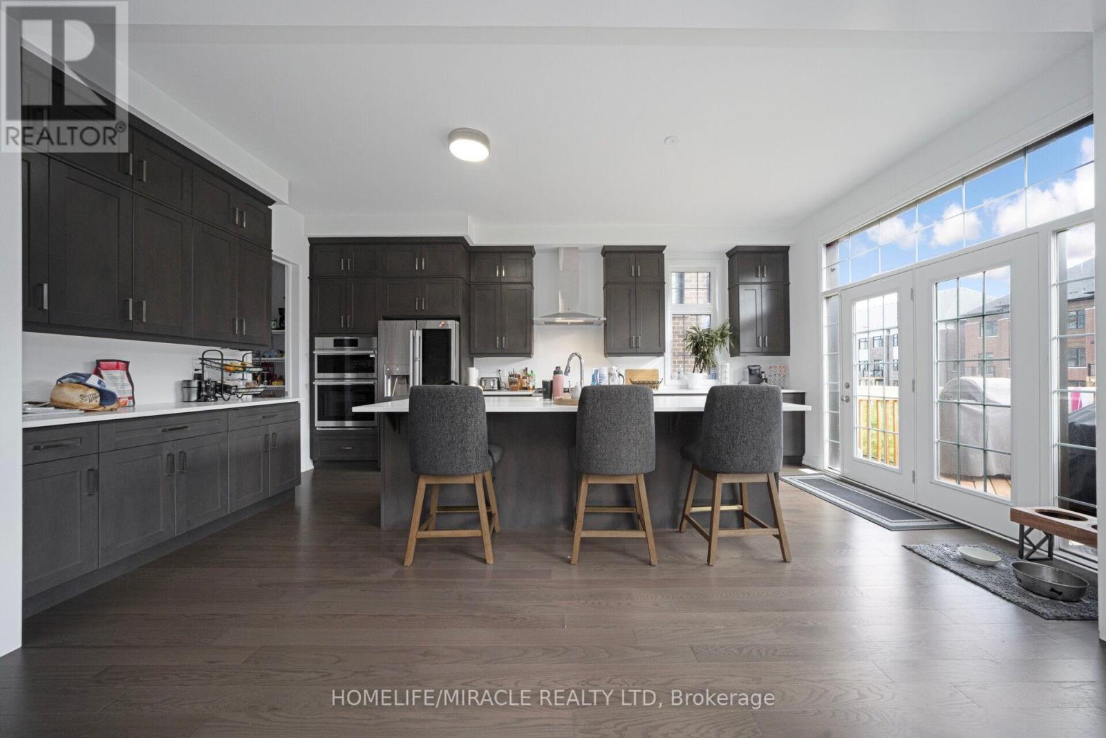 1348 Aymond Crescent, Oakville, Ontario  L6H 7G1 - Photo 18 - W12382509