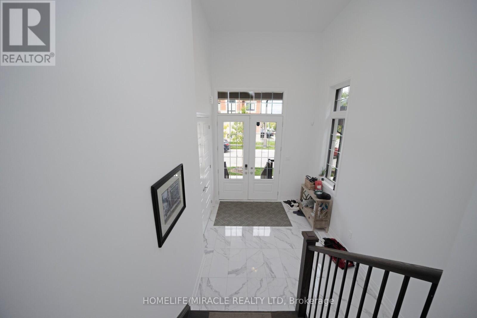 1348 Aymond Crescent, Oakville, Ontario  L6H 7G1 - Photo 9 - W12382509