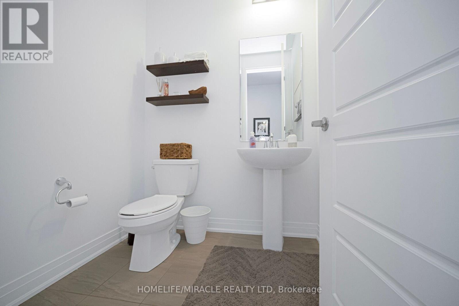 1348 Aymond Crescent, Oakville, Ontario  L6H 7G1 - Photo 13 - W12382509