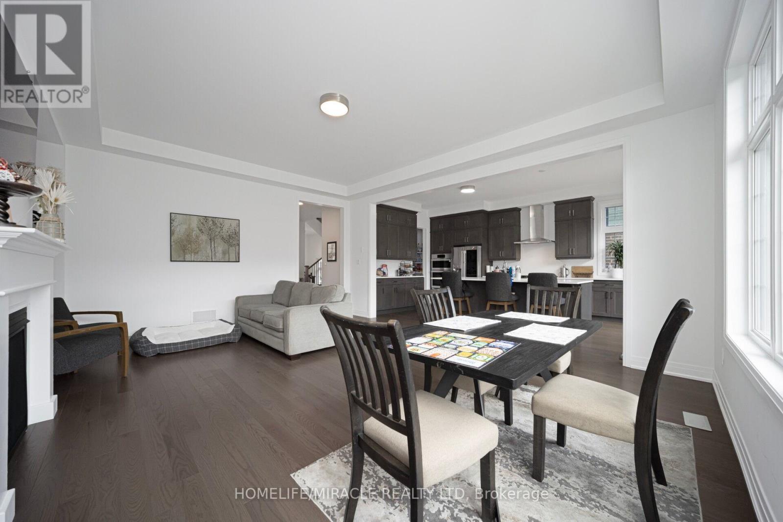 1348 Aymond Crescent, Oakville, Ontario  L6H 7G1 - Photo 14 - W12382509
