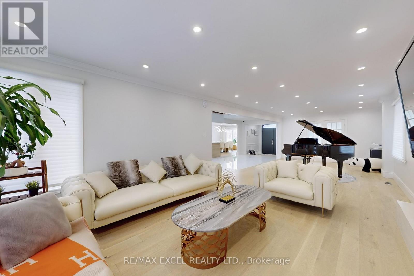 12 Moses Crescent, Markham (Cachet), Ontario  L6C 1S5 - Photo 9 - N12389785
